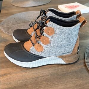 Women’s sorel boots